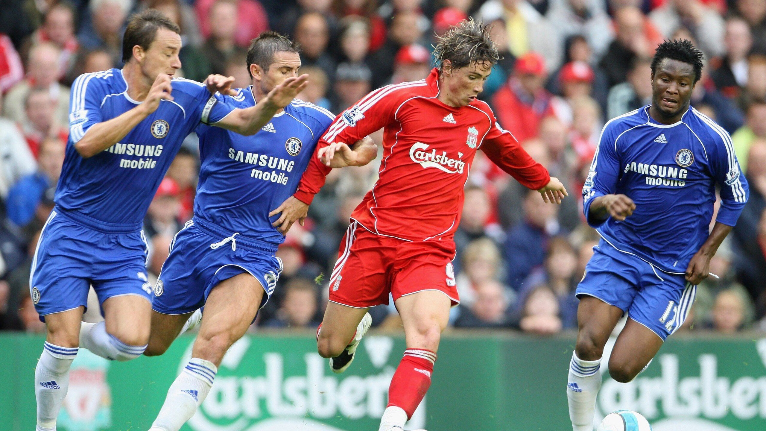 德甲激烈争夺：攻守转换瞬间点燃比赛激情，德甲德甲