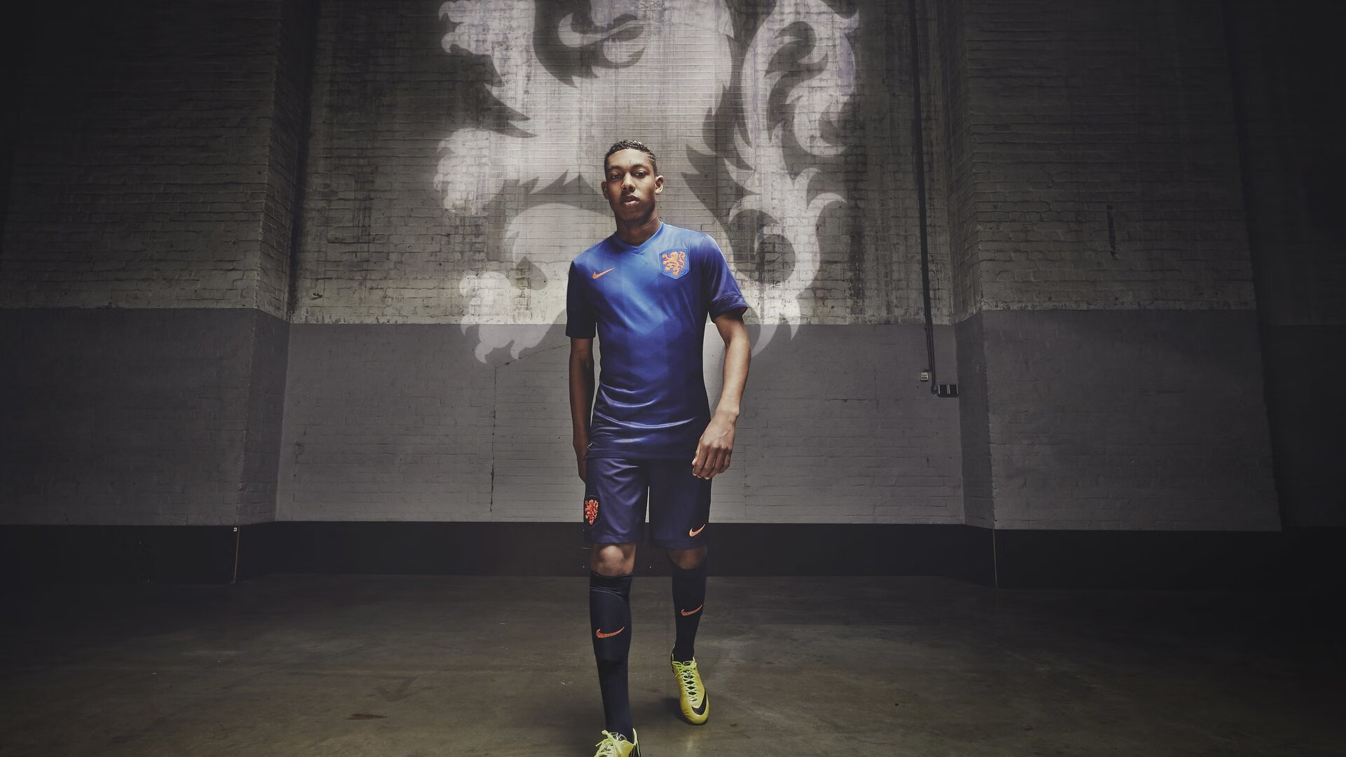 莫伊：稳定的scrum技术和出色的防守，使他成为全黑队不可或缺的球员